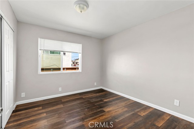 Image 5 of 25 For 4169 Myrtle Avenue