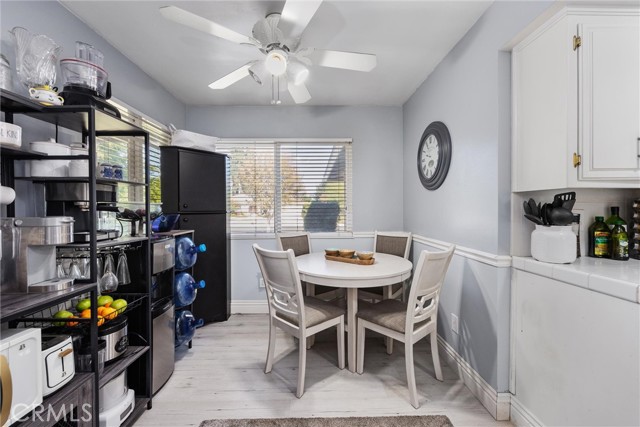 2105 Jason St, Bakersfield CA: https://media.crmls.org/medias/f40e89f4-5651-423a-807a-3f3a3af8ad05.jpg