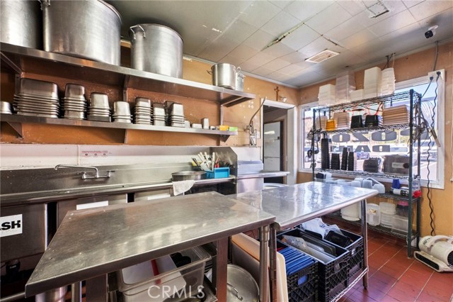 8111 Foothill Boulevard, Rancho Cucamonga CA: https://media.crmls.org/medias/f40eaa55-1e36-4757-8fa1-e489b445dc25.jpg