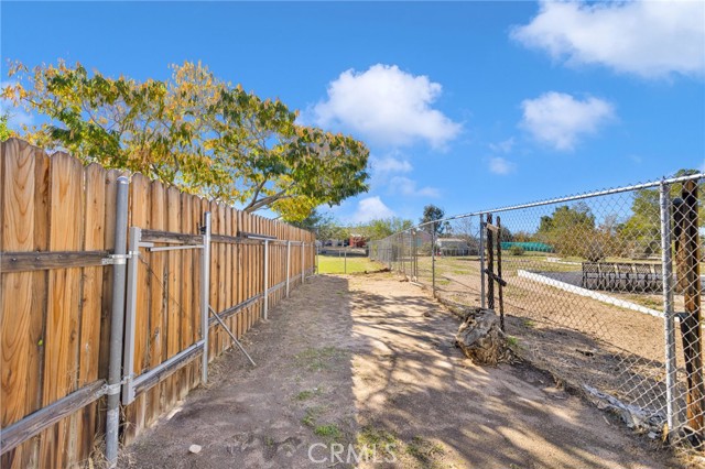 Detail Gallery Image 33 of 54 For 12718 Triple Tree Ter, Victorville,  CA 92392 - 3 Beds | 2 Baths