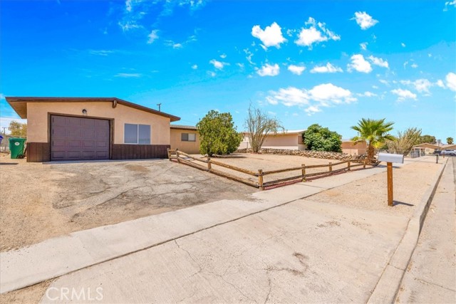 Detail Gallery Image 1 of 34 For 5930 Rose Ellen Ave, Twentynine Palms,  CA 92277 - 3 Beds | 2 Baths