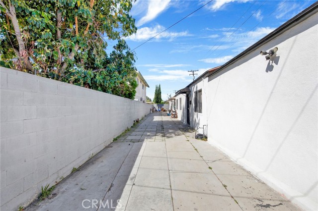 Detail Gallery Image 8 of 13 For 5517 Loma Vista, Maywood,  CA 90270 - – Beds | – Baths