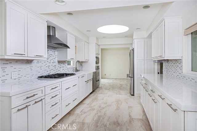 26602 Via Noveno, Mission Viejo CA: https://media.crmls.org/medias/f40fd25d-2174-4eec-8808-dc06496a45dc.jpg