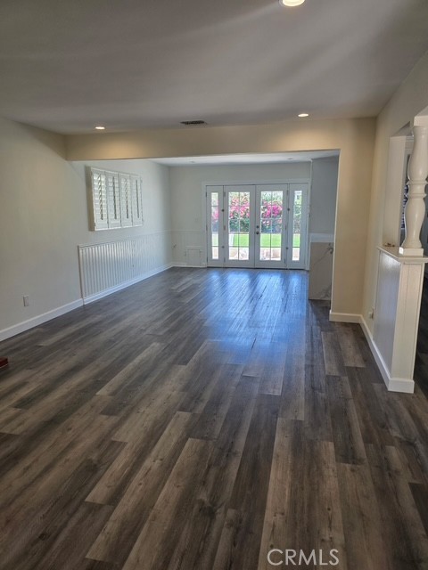 22509 Saticoy St. photo 6
