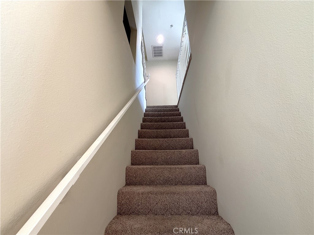 https://media.crmls.org/medias/f4109b10-caab-400a-8185-928fc1cc02b1.jpg?preset=X-Large