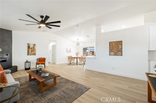 Detail Gallery Image 4 of 36 For 22717 Itasca Rd, Apple Valley,  CA 92308 - 3 Beds | 2 Baths