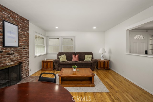 Detail Gallery Image 7 of 41 For 1011 E Chestnut, Orange,  CA 92867 - 5 Beds | 3 Baths