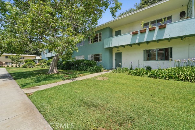 5179 Village, Los Angeles CA: https://media.crmls.org/medias/f410d192-b424-46be-85e7-f5c261ddf00c.jpg