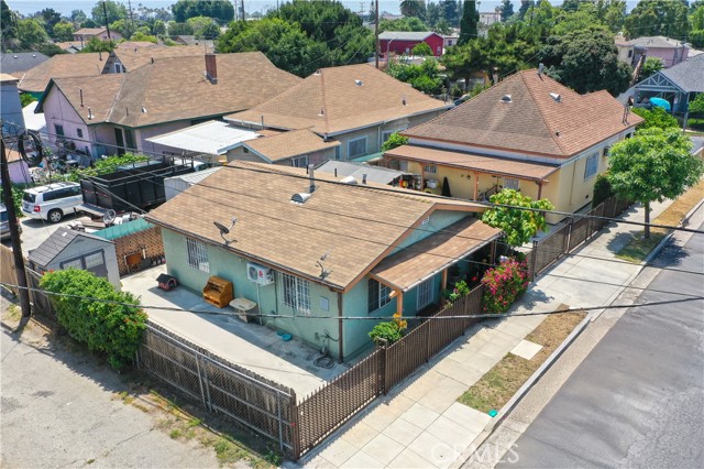 1203 E 33rd Street, Los Angeles CA: https://media.crmls.org/medias/f41156f0-aff0-4b27-a6b2-1b5a66e5a5b7.jpg