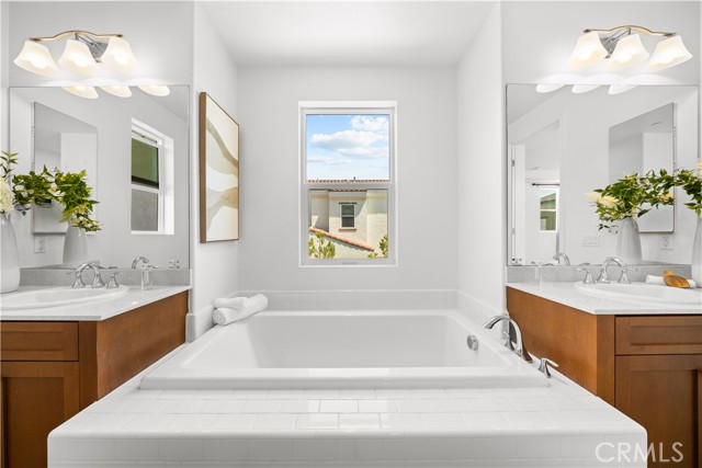 106 Trowel, Irvine CA: https://media.crmls.org/medias/f4115b92-b25c-4977-9359-43c794e05a05.jpg