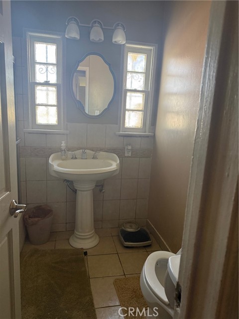 Detail Gallery Image 8 of 15 For 10600 Ruthelen, Los Angeles,  CA 90047 - 4 Beds | 1 Baths