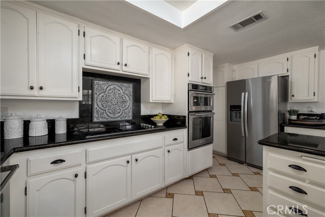 Detail Gallery Image 19 of 75 For 23619 Continental, Canyon Lake,  CA 92587 - 3 Beds | 2 Baths