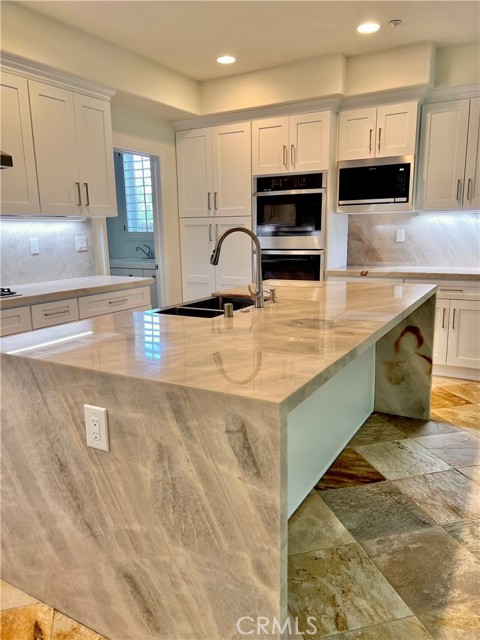 12215 Delante Court, Granada Hills CA: https://media.crmls.org/medias/f41209cc-ad6f-4c97-8e45-dca11ebe68c5.jpg