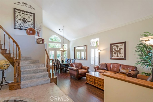 Detail Gallery Image 9 of 38 For 29347 Canyon Rim Pl, Canyon Country,  CA 91387 - 6 Beds | 3 Baths