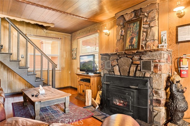 Detail Gallery Image 7 of 22 For 435 Arroyo, Big Bear Lake,  CA 92315 - 3 Beds | 1 Baths