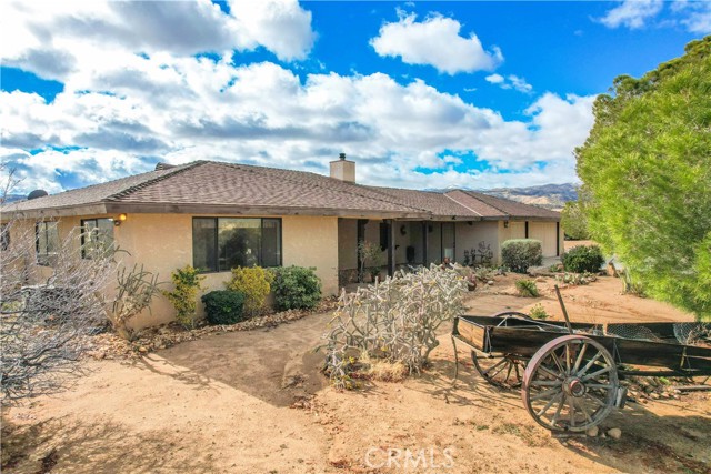 Detail Gallery Image 1 of 1 For 51979 Holliday Ln, Pioneertown,  CA 92268 - 3 Beds | 2 Baths