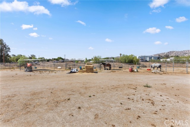 24450 Malaga Road, Menifee CA: https://media.crmls.org/medias/f414138b-013f-43f6-9131-66d4c3a82ee0.jpg