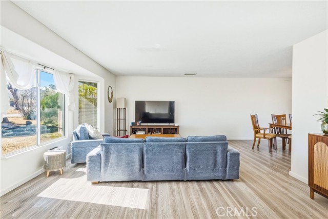 Detail Gallery Image 8 of 35 For 57826 Joshua, Yucca Valley,  CA 92284 - 3 Beds | 2 Baths