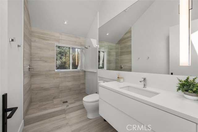 Detail Gallery Image 41 of 53 For 18177 Knoll Hill, Granada Hills,  CA 91344 - 4 Beds | 4/1 Baths