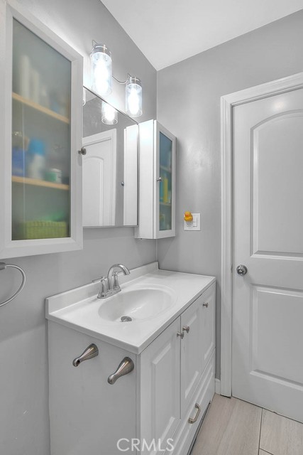 Detail Gallery Image 17 of 24 For 1280 E 4th St #1,  Long Beach,  CA 90802 - 1 Beds | 1 Baths