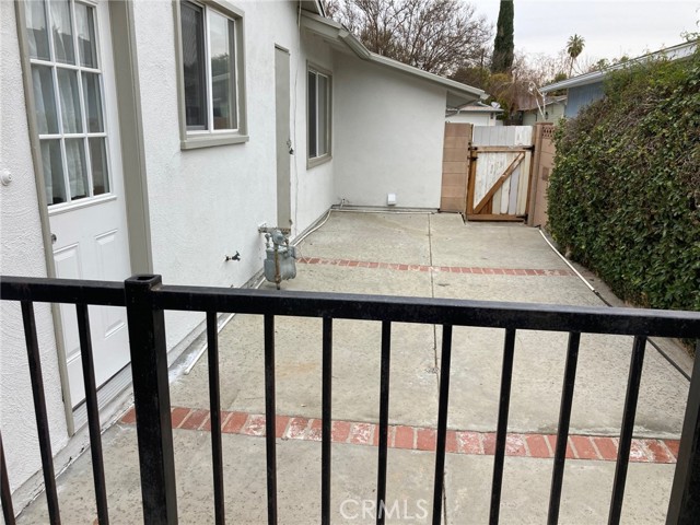 Detail Gallery Image 20 of 22 For 23464 Sylvan St, Woodland Hills,  CA 91367 - 3 Beds | 2/1 Baths