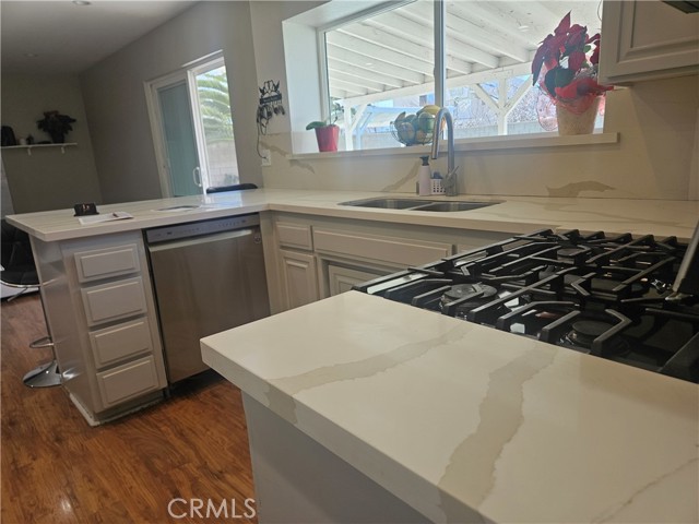 Detail Gallery Image 12 of 58 For 37323 Daybreak Street, Palmdale,  CA 93550 - 4 Beds | 3 Baths