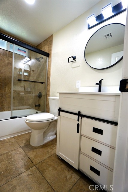 Detail Gallery Image 11 of 32 For 3400 Glasgow Cir, Riverside,  CA 92503 - 3 Beds | 2 Baths