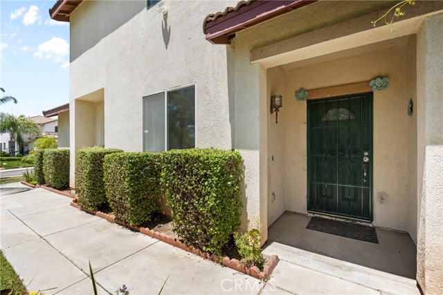 Detail Gallery Image 5 of 41 For 16200 Setting Sun Cir, Riverside,  CA 92503 - 4 Beds | 2/1 Baths