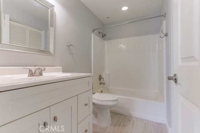 14 Taquitz, Irvine CA: https://media.crmls.org/medias/f4191a63-ac64-434a-8f54-750e1f384cf8.jpg