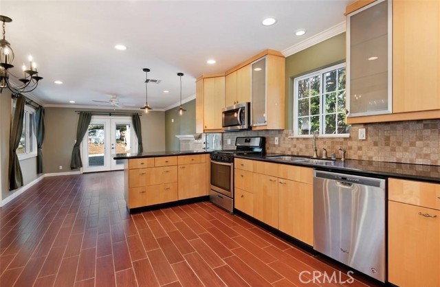 Detail Gallery Image 9 of 47 For 1392 Mardick Rd, Santa Ana,  CA 92705 - 3 Beds | 2/1 Baths