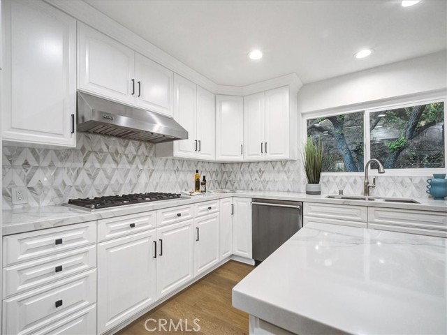 Detail Gallery Image 26 of 67 For 4732 Del Moreno Dr, Woodland Hills,  CA 91364 - 4 Beds | 3 Baths