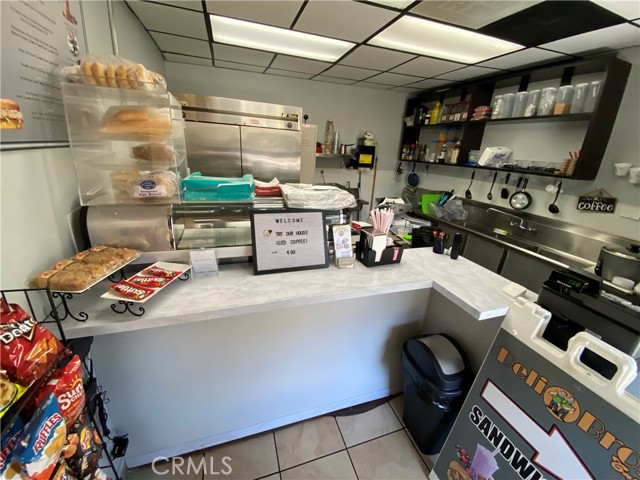 20301 Ventura Boulevard, Woodland Hills CA: https://media.crmls.org/medias/f41d2503-f50a-47a8-a7f3-cbdd343cf8e5.jpg