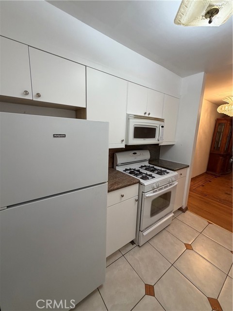 15344 Weddington photo 6