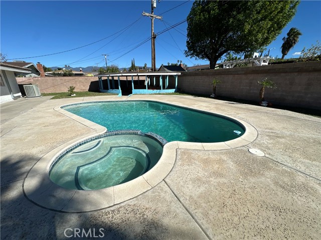 Detail Gallery Image 23 of 29 For 979 N Gardena, Rialto,  CA 92376 - 4 Beds | 2 Baths