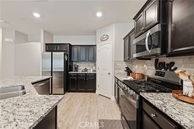 Detail Gallery Image 6 of 32 For 748 Expedition Way, Madera,  CA 93636 - 3 Beds | 2 Baths