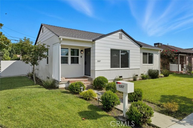 5357 122nd St, Hawthorne CA: https://media.crmls.org/medias/f41fe27e-fac3-42a0-a630-fd902745d05b.jpg