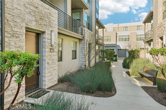 Detail Gallery Image 4 of 44 For 11048 Luminate, Rancho Cucamonga,  CA 91730 - 3 Beds | 2/1 Baths