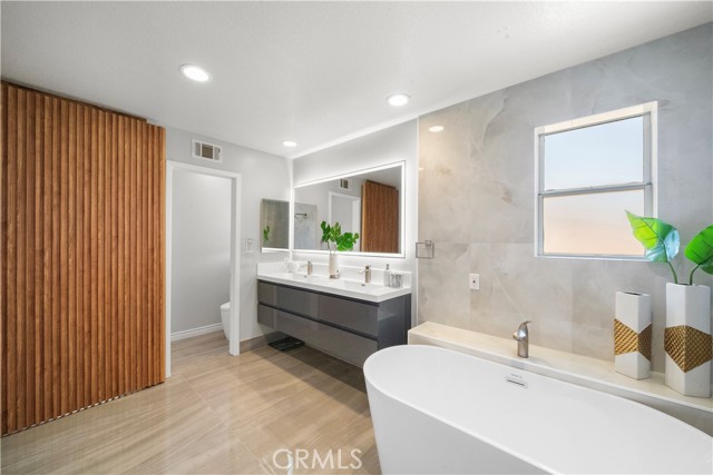 8787 Sunbird Avenue, Fountain Valley CA: https://media.crmls.org/medias/f4203f38-1e5f-4eff-a223-6fceaa84d4b7.jpg