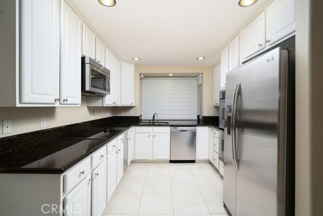 Detail Gallery Image 8 of 33 For 34 Columbus, Irvine,  CA 92620 - 4 Beds | 2/1 Baths