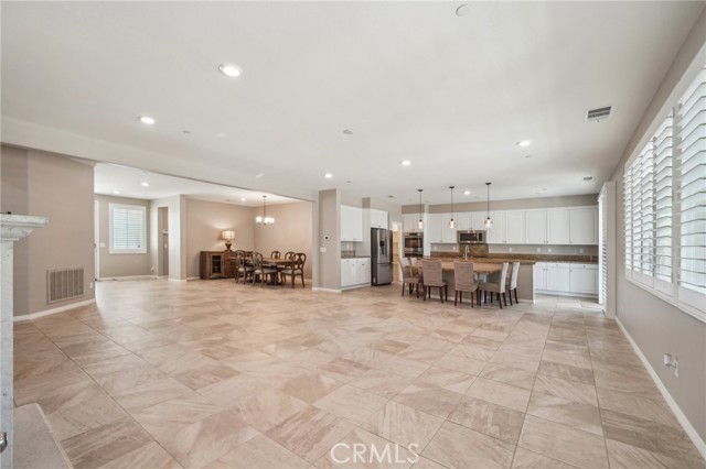 Detail Gallery Image 8 of 40 For 6125 Coopers Hawk Dr, Jurupa Valley,  CA 91752 - 5 Beds | 3/1 Baths