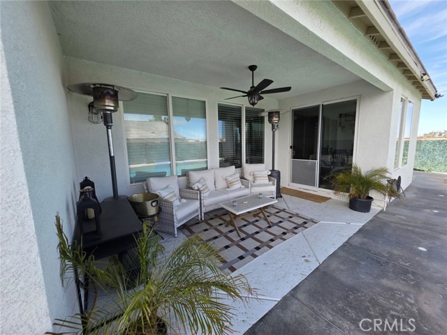 Detail Gallery Image 9 of 20 For 15895 Green Acres Ct, Victorville,  CA 92394 - 4 Beds | 2 Baths