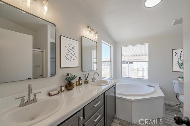 16307 Wimbleton Drive, Victorville CA: https://media.crmls.org/medias/f422390a-0058-4fd0-9de6-beae98d7fe09.jpg