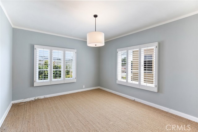580 S Sweetzer Ave, Los Angeles CA: https://media.crmls.org/medias/f4224ea8-5d3e-4d69-be9b-96b6af5785ff.jpg