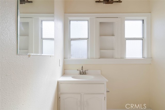 Detail Gallery Image 34 of 41 For 2446 Cincinnati St, Los Angeles,  CA 90033 - 6 Beds | 2 Baths