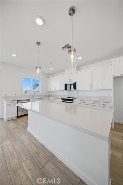 Detail Gallery Image 42 of 45 For 44258 Fleetwood Dr, Lancaster,  CA 93535 - 3 Beds | 2 Baths