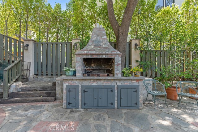 Detail Gallery Image 31 of 33 For 3818 Hayvenhurst Ave, Encino,  CA 91436 - 4 Beds | 3 Baths