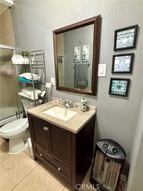 Detail Gallery Image 9 of 23 For 16739 Upland, Fontana,  CA 92335 - 3 Beds | 1/1 Baths