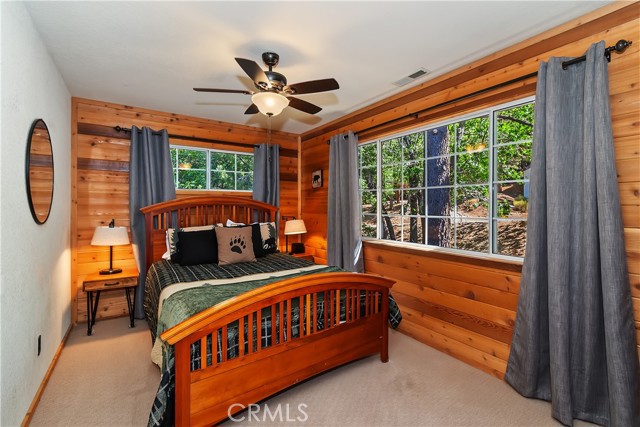 Detail Gallery Image 21 of 46 For 43659 Wolf Rd, Big Bear Lake,  CA 92315 - 4 Beds | 2 Baths