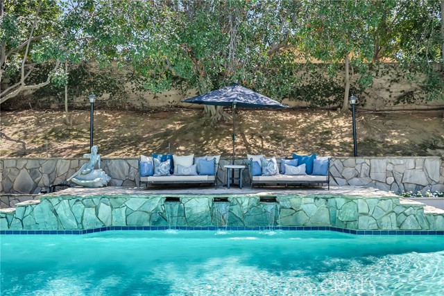 1656 Dunkirk Lane, Riverside CA: https://media.crmls.org/medias/f423b999-c2ff-41f5-b9ae-1d380a0d53d2.jpg