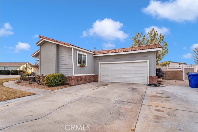Detail Gallery Image 1 of 1 For 22241 Nisqually Rd #170,  Apple Valley,  CA 92308 - 3 Beds | 2 Baths